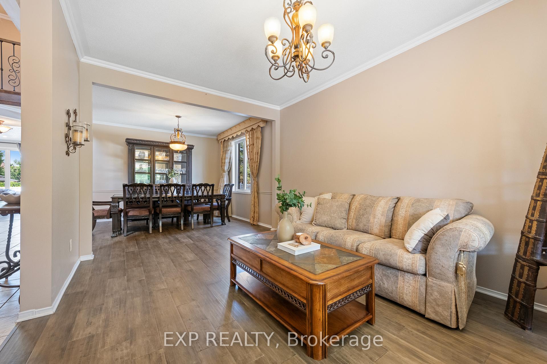Photo 5 of 2132 Valenceville Crescent, Ottawa, Avalon East — HOMEH