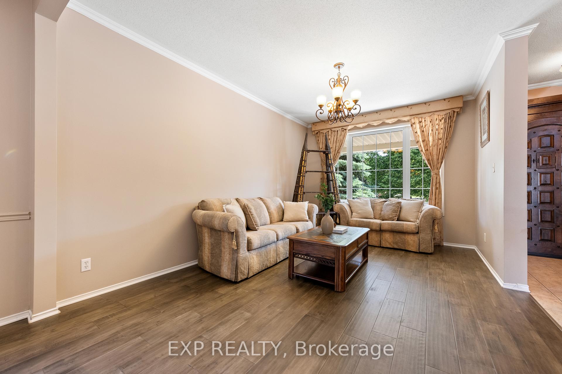 Photo 6 of 2132 Valenceville Crescent, Ottawa, Avalon East — HOMEH