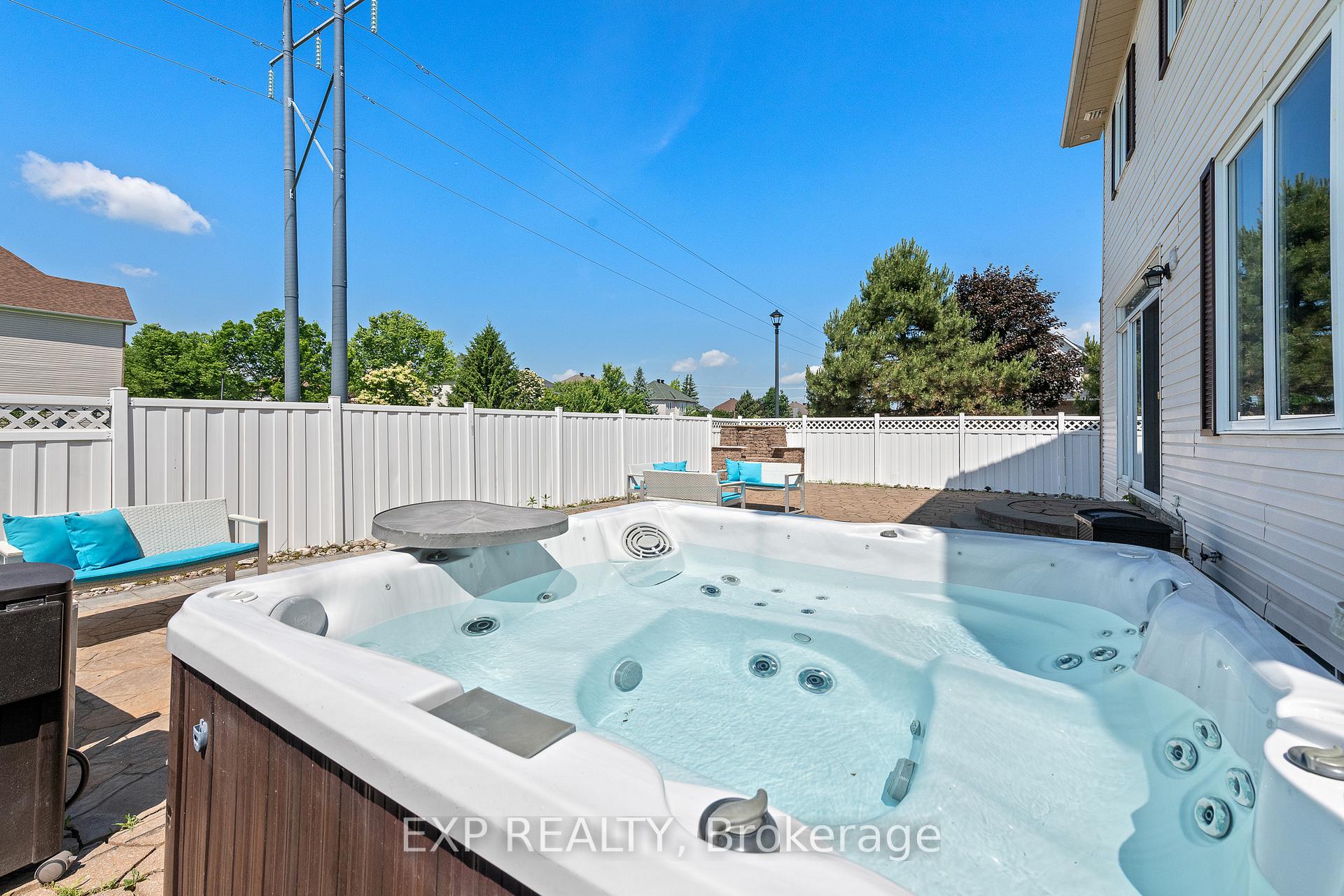 Photo 32 of 2132 Valenceville Crescent, Ottawa, Avalon East — HOMEH