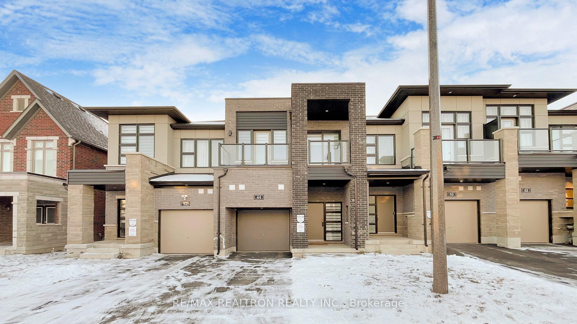 Photo 4 of 44 Harvey Bunker Crescent, Markham, Angus Glen — HOMEH