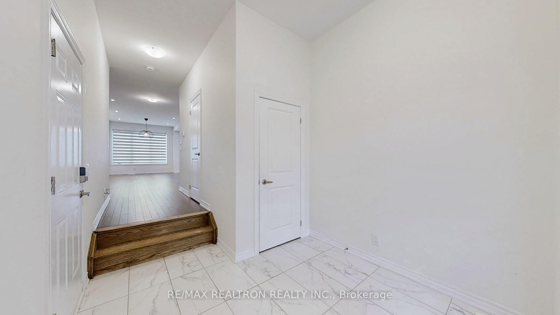 Photo 10 of 44 Harvey Bunker Crescent, Markham, Angus Glen — HOMEH