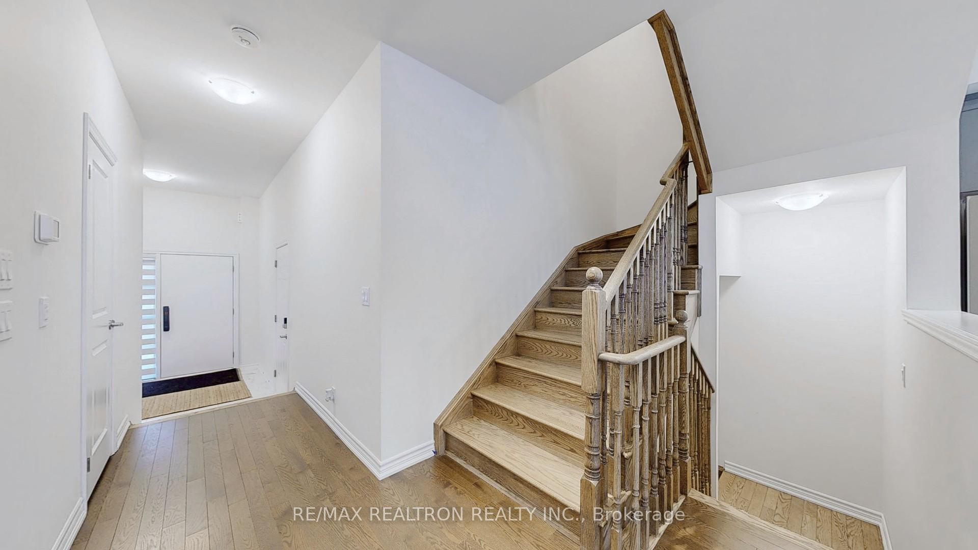 Photo 12 of 44 Harvey Bunker Crescent, Markham, Angus Glen — HOMEH