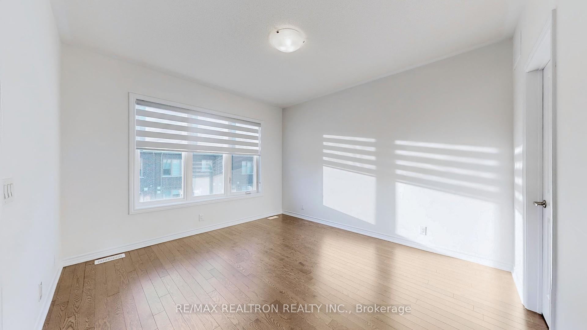 Photo 13 of 44 Harvey Bunker Crescent, Markham, Angus Glen — HOMEH