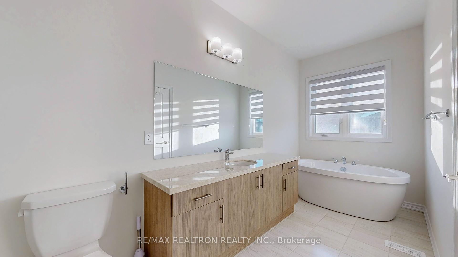 Photo 17 of 44 Harvey Bunker Crescent, Markham, Angus Glen — HOMEH