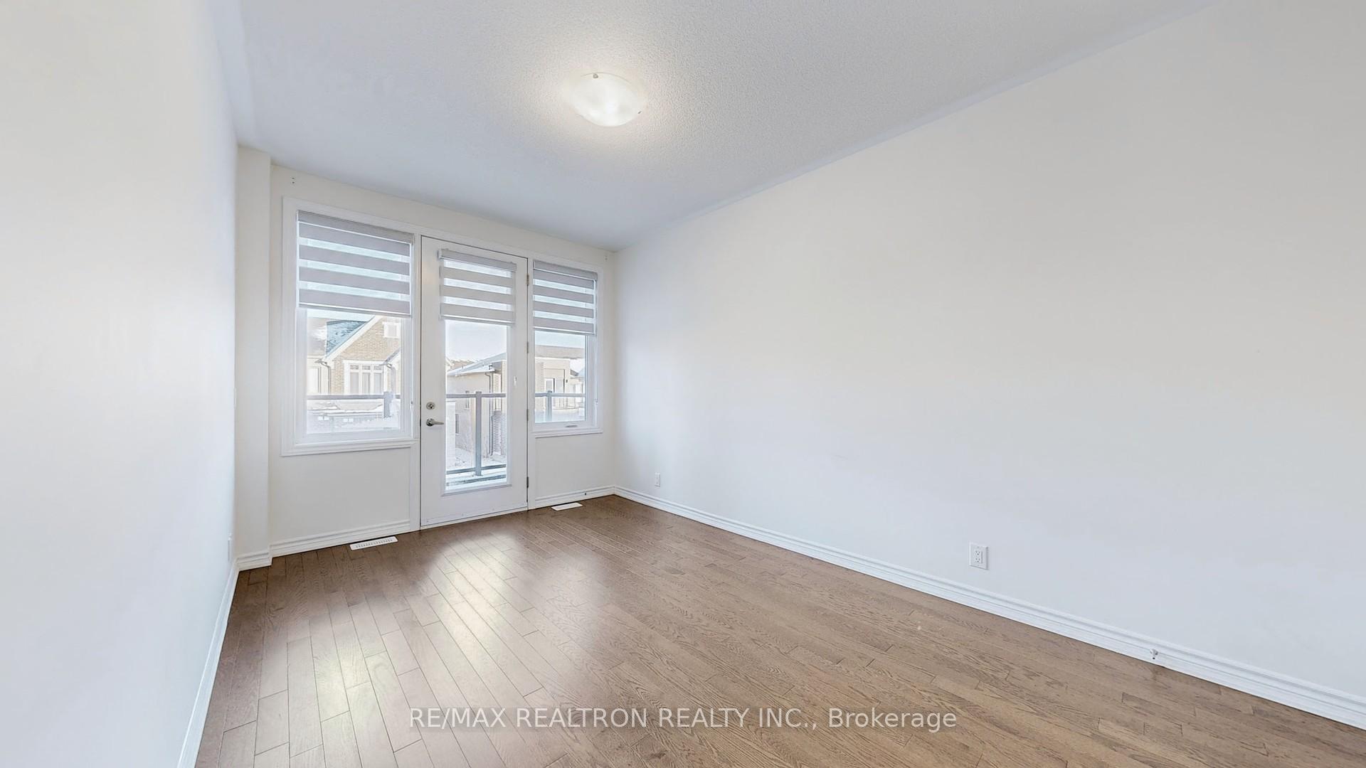 Photo 20 of 44 Harvey Bunker Crescent, Markham, Angus Glen — HOMEH