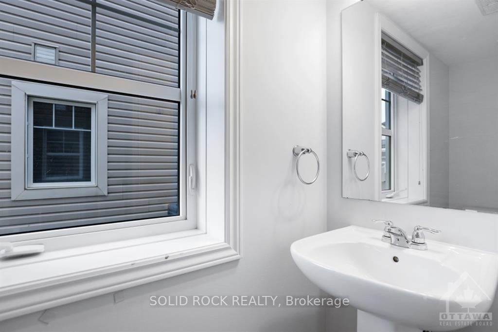 Photo 5 of 378 Willow Aster Circle, Ottawa, Avalon West — HOMEH