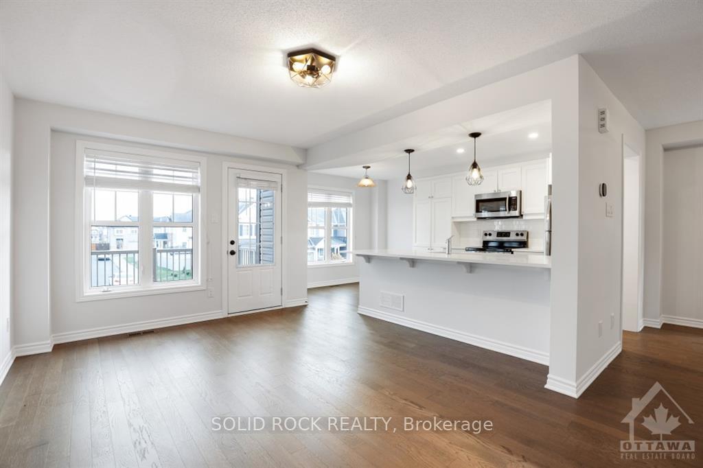 Photo 10 of 378 Willow Aster Circle, Ottawa, Avalon West — HOMEH
