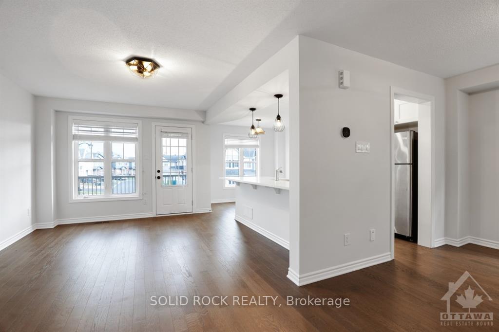Photo 11 of 378 Willow Aster Circle, Ottawa, Avalon West — HOMEH