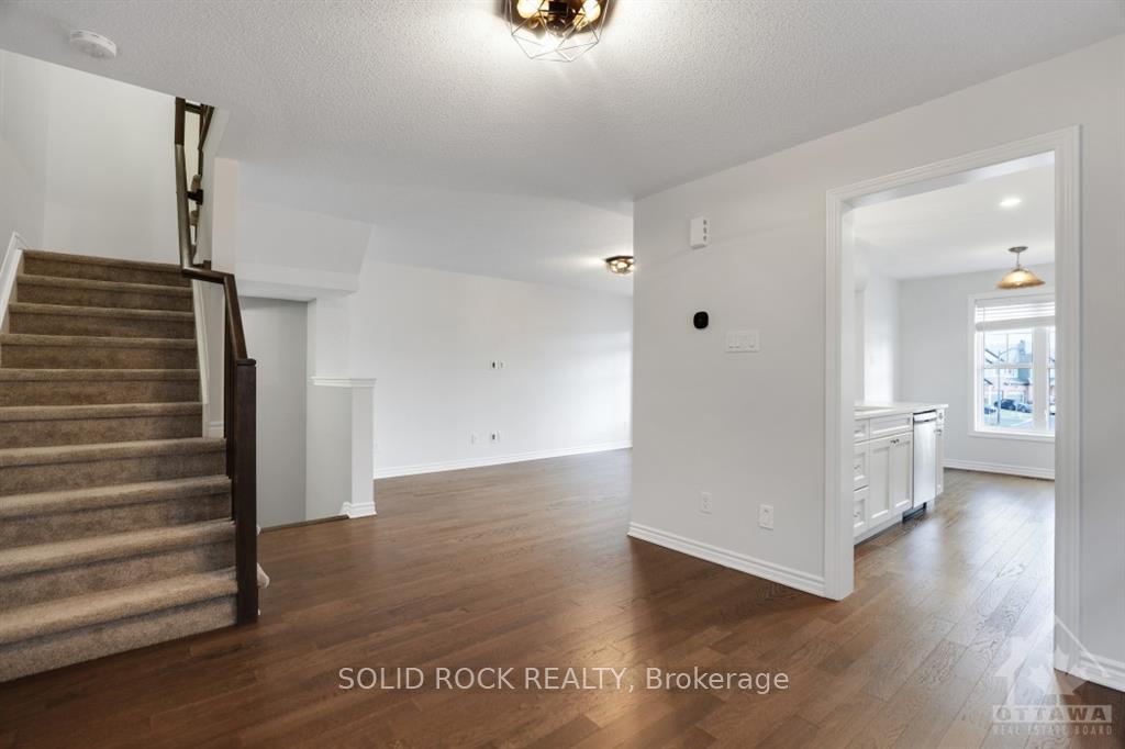 Photo 12 of 378 Willow Aster Circle, Ottawa, Avalon West — HOMEH