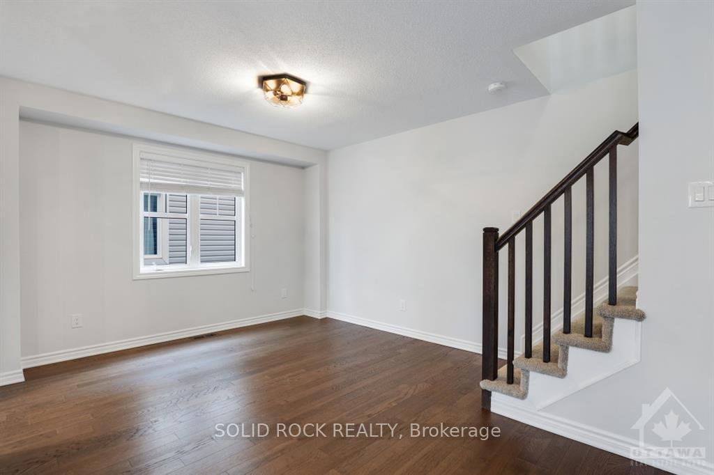 Photo 14 of 378 Willow Aster Circle, Ottawa, Avalon West — HOMEH