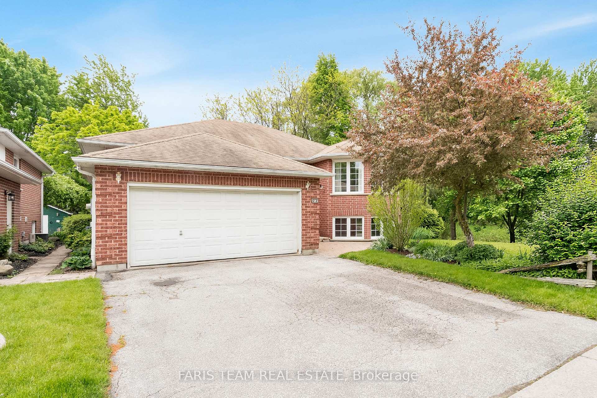 Photo 2 of 23 English Drive, New Tecumseth, Beeton — HOMEH