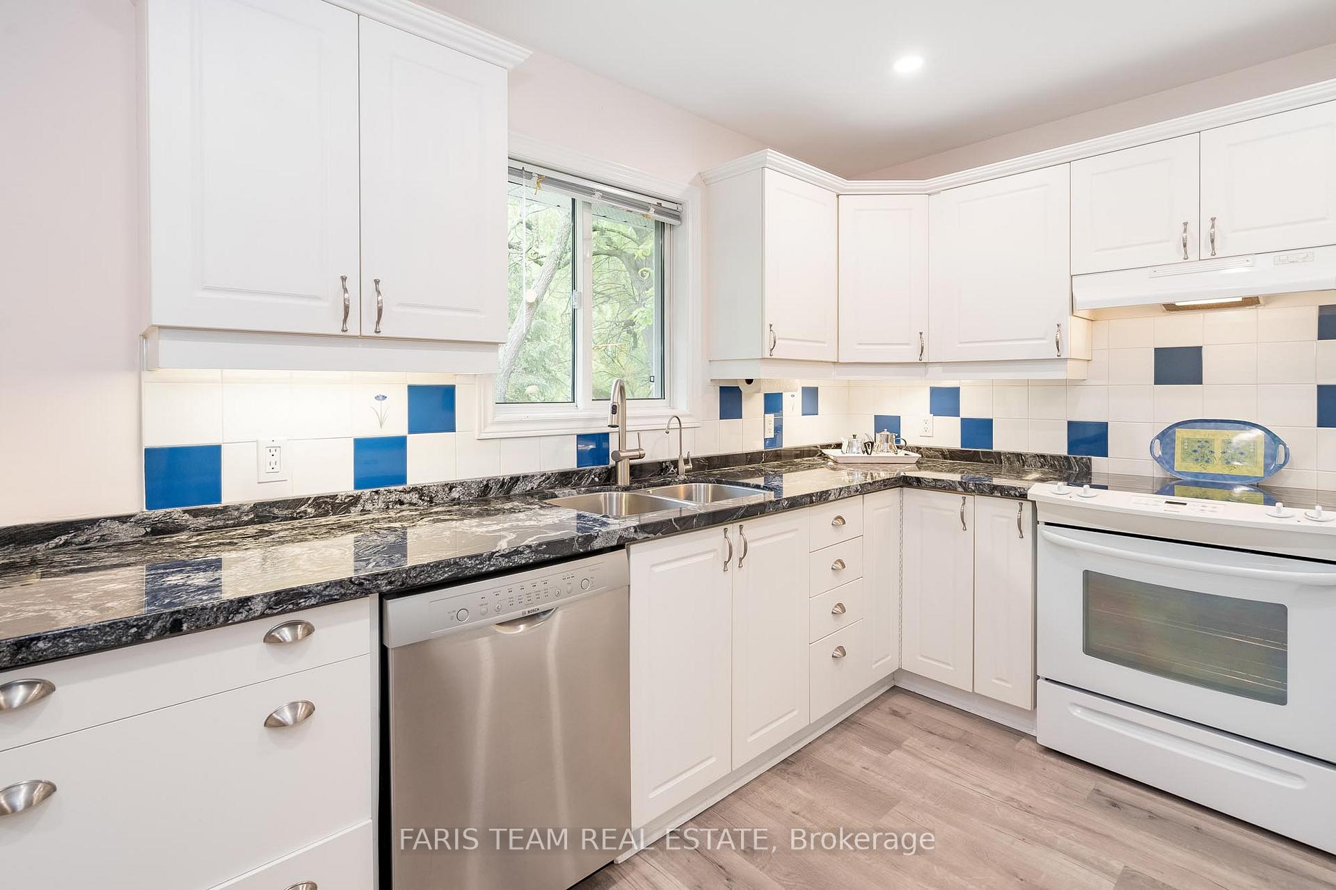 Photo 6 of 23 English Drive, New Tecumseth, Beeton — HOMEH
