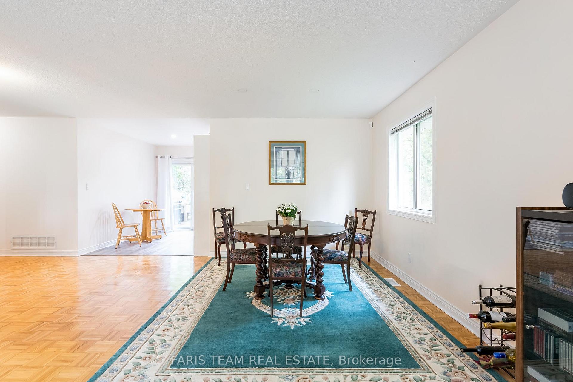 Photo 9 of 23 English Drive, New Tecumseth, Beeton — HOMEH