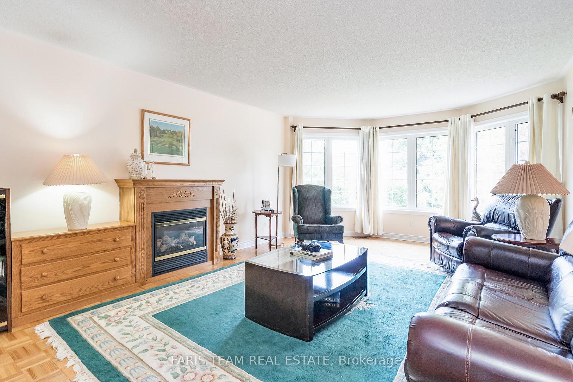 Photo 11 of 23 English Drive, New Tecumseth, Beeton — HOMEH