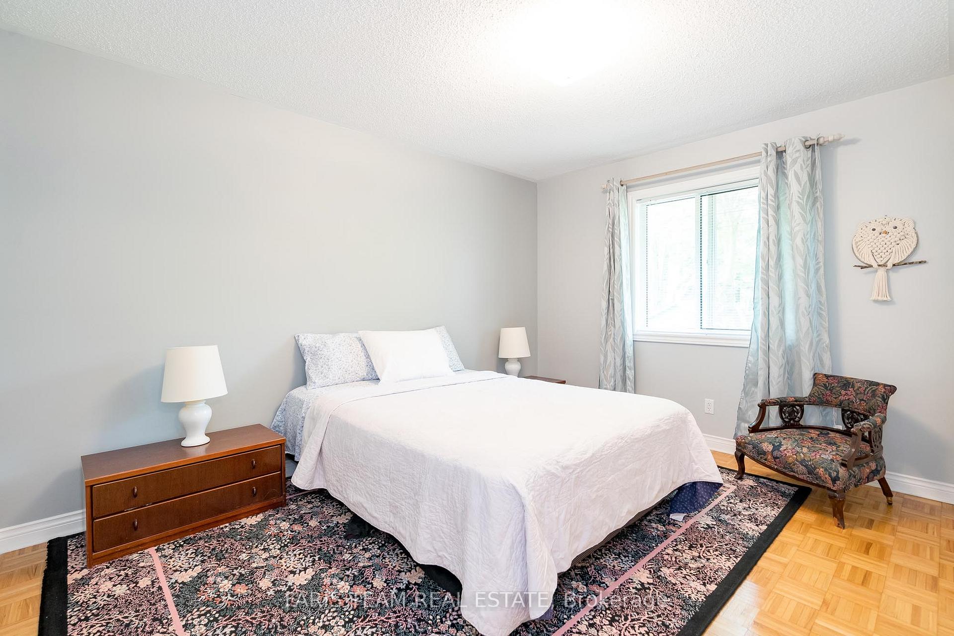 Photo 15 of 23 English Drive, New Tecumseth, Beeton — HOMEH