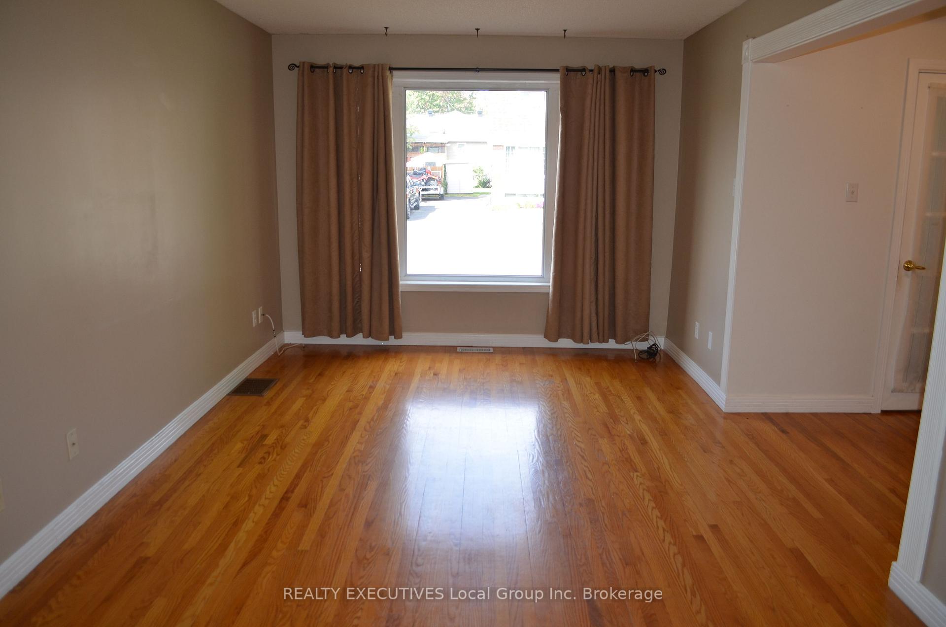 Photo 12 of 609 Dane Avenue, North Bay, Widdifield — HOMEH