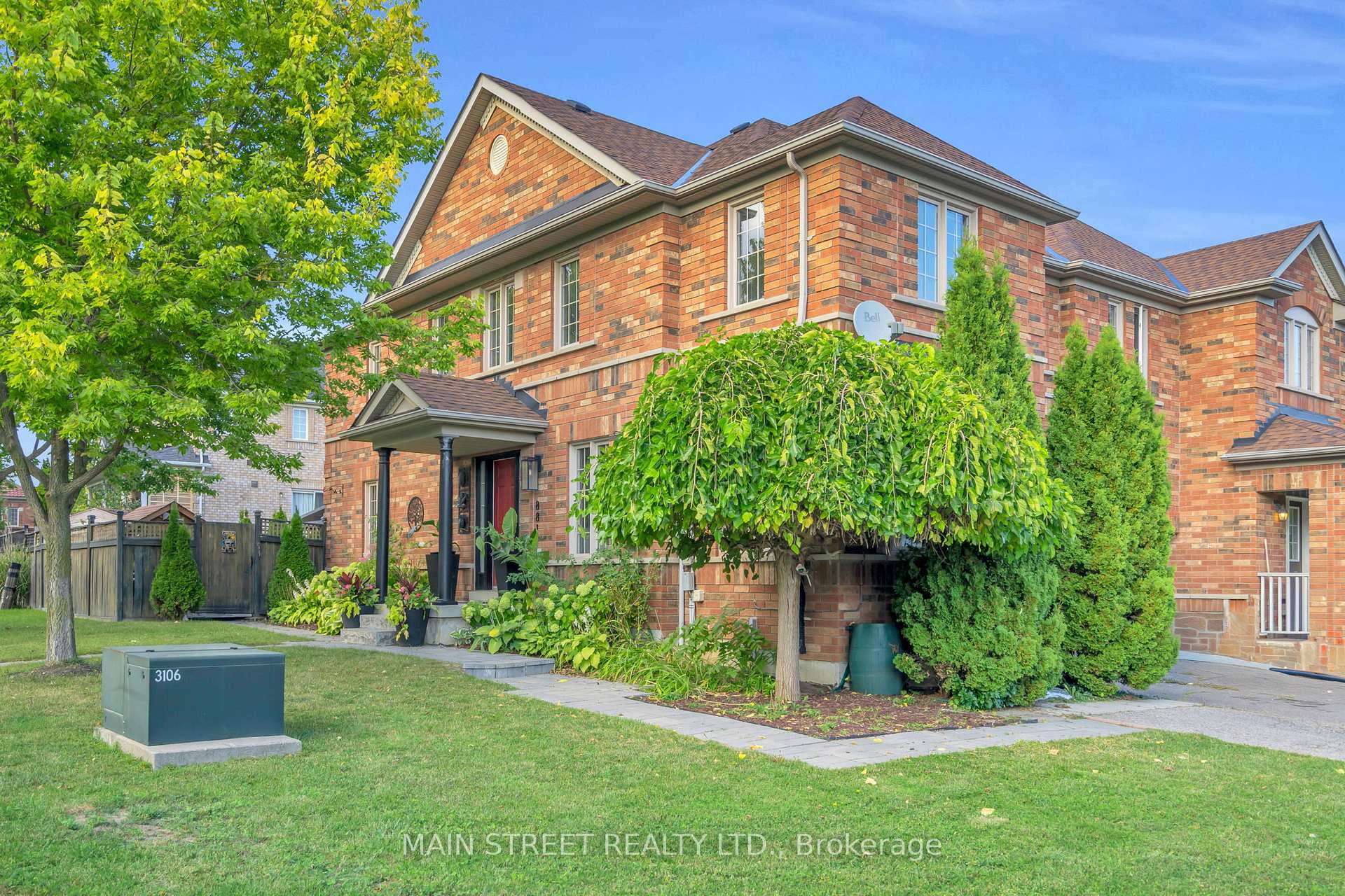Photo 2 of 881 Isaac Phillips Way, Newmarket, Summerhill Estates — HOMEH