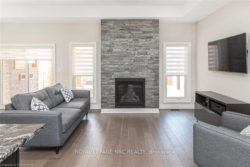 Photo 10 of 144 Lametti Drive, Pelham, Fonthill — HOMEH