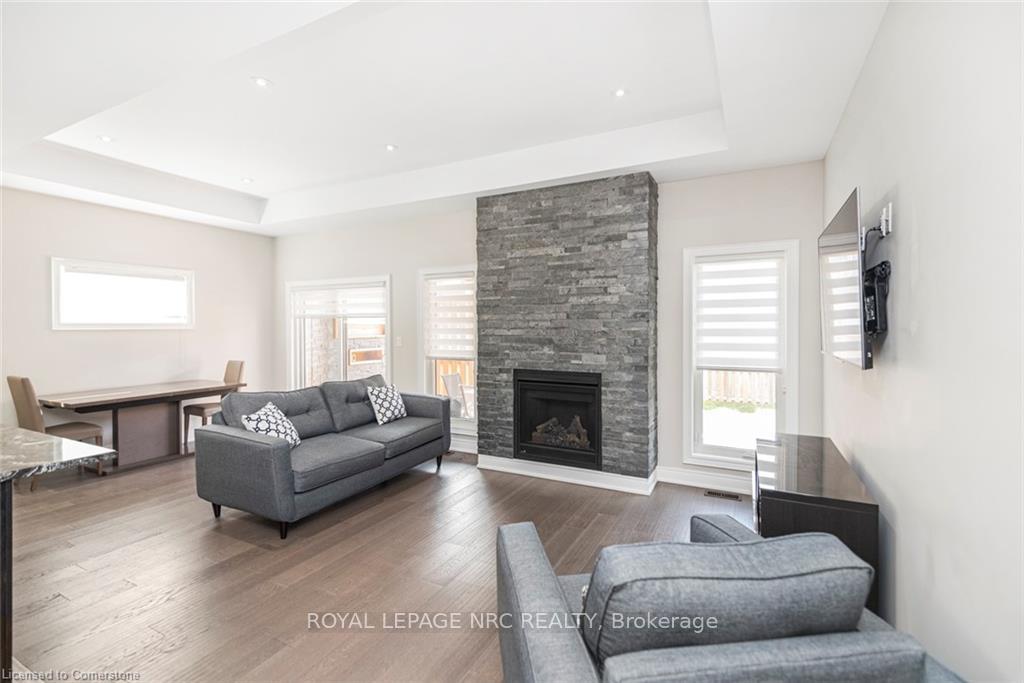 Photo 11 of 144 Lametti Drive, Pelham, Fonthill — HOMEH