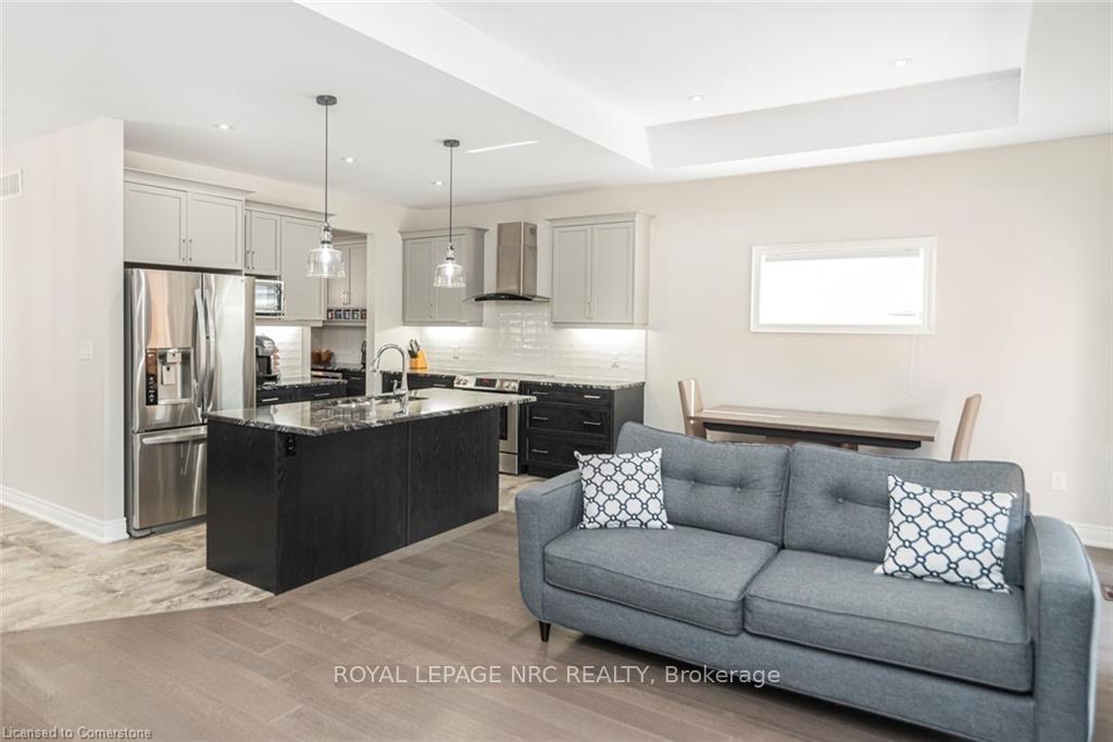 Photo 19 of 144 Lametti Drive, Pelham, Fonthill — HOMEH