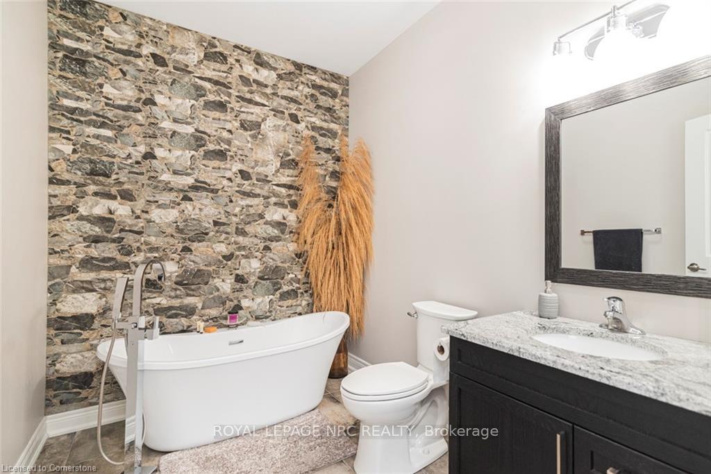 Photo 36 of 144 Lametti Drive, Pelham, Fonthill — HOMEH