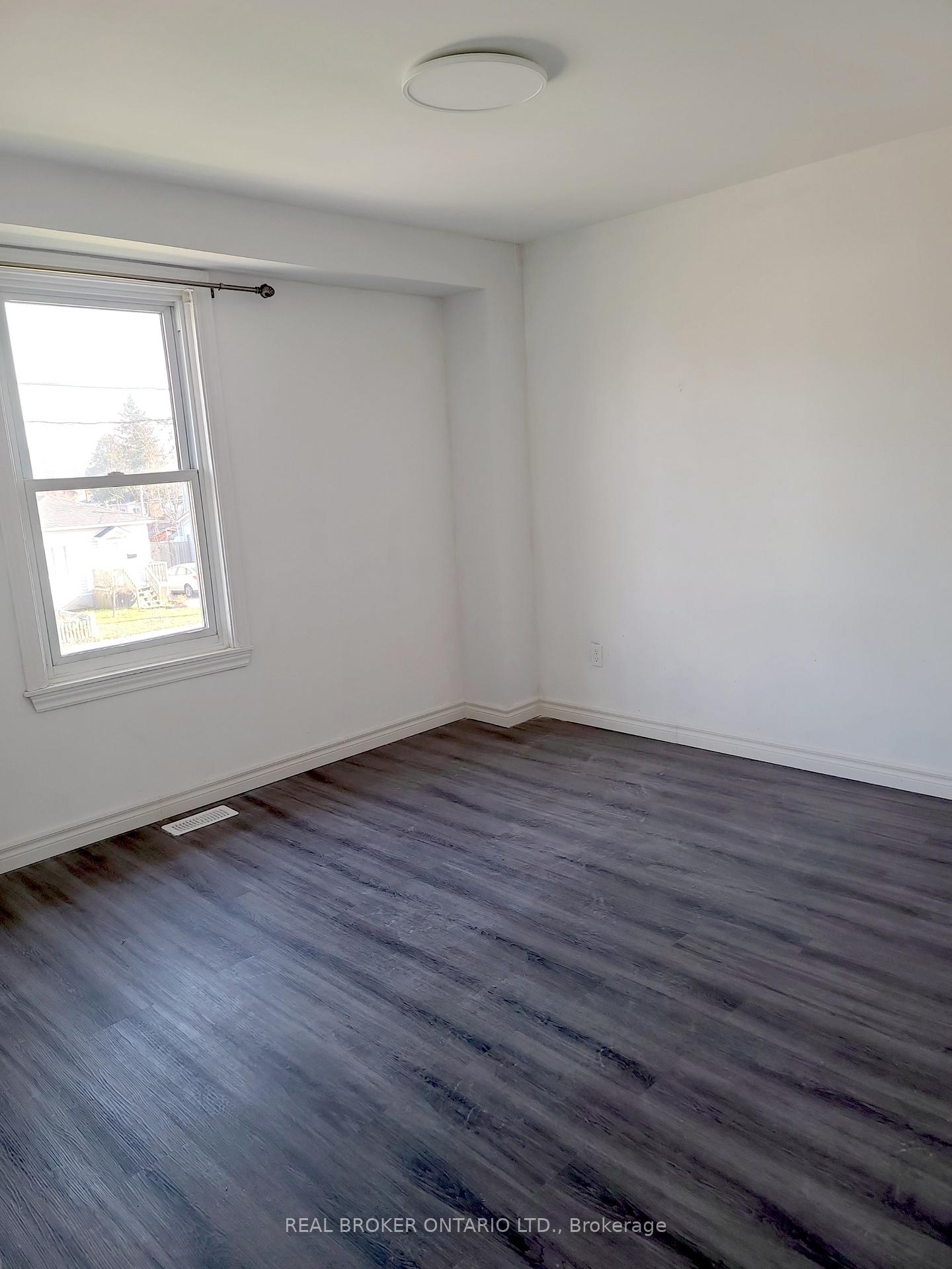 Photo 19 of 240 Ritson Road S, Oshawa, Central — HOMEH