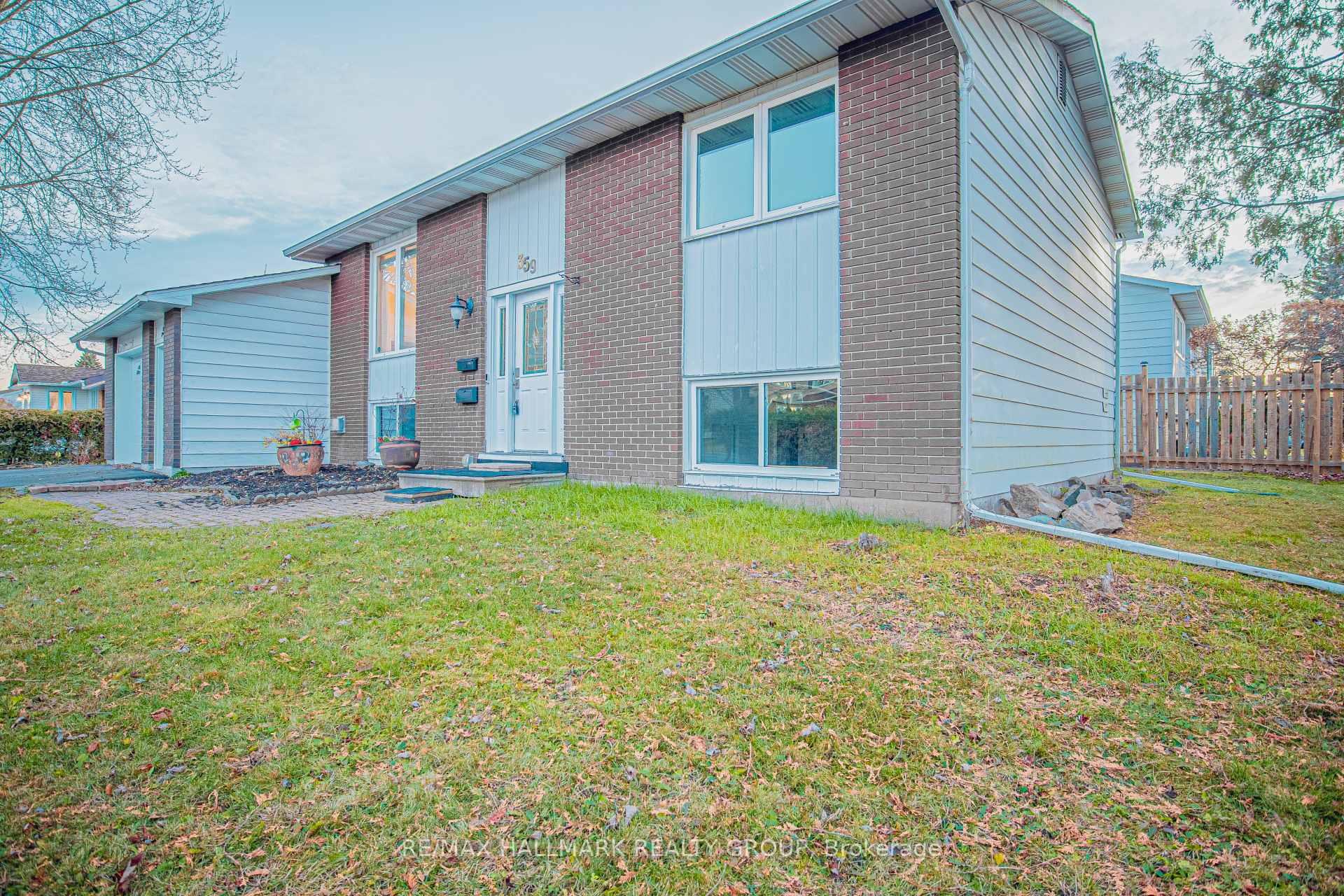 Photo 3 of 359 Nagel Avenue, Ottawa, Bilberry Creek/Queenswood Heights — HOMEH