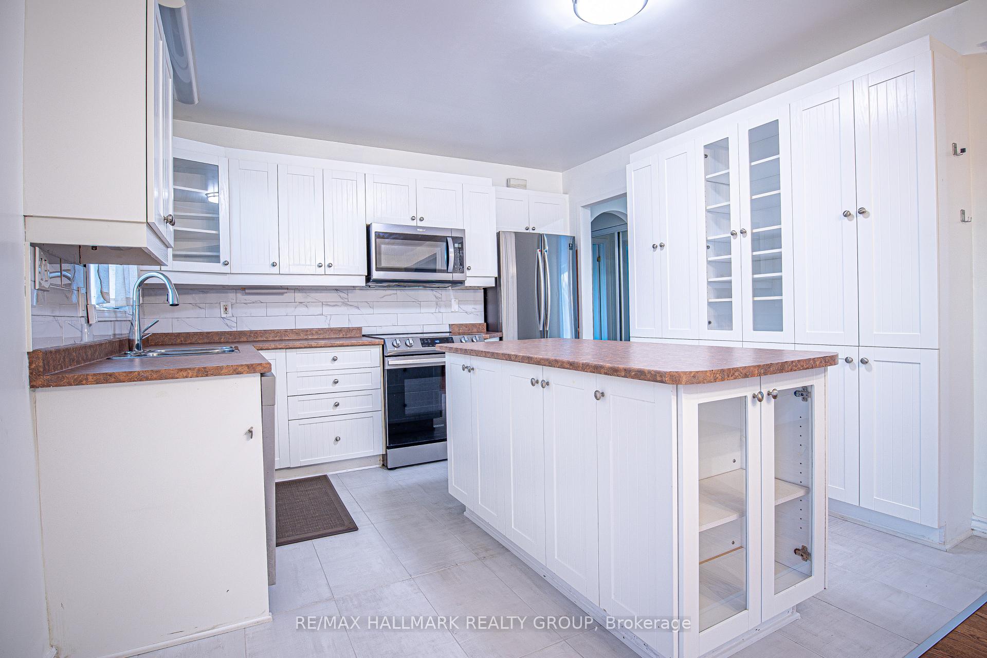 Photo 6 of 359 Nagel Avenue, Ottawa, Bilberry Creek/Queenswood Heights — HOMEH