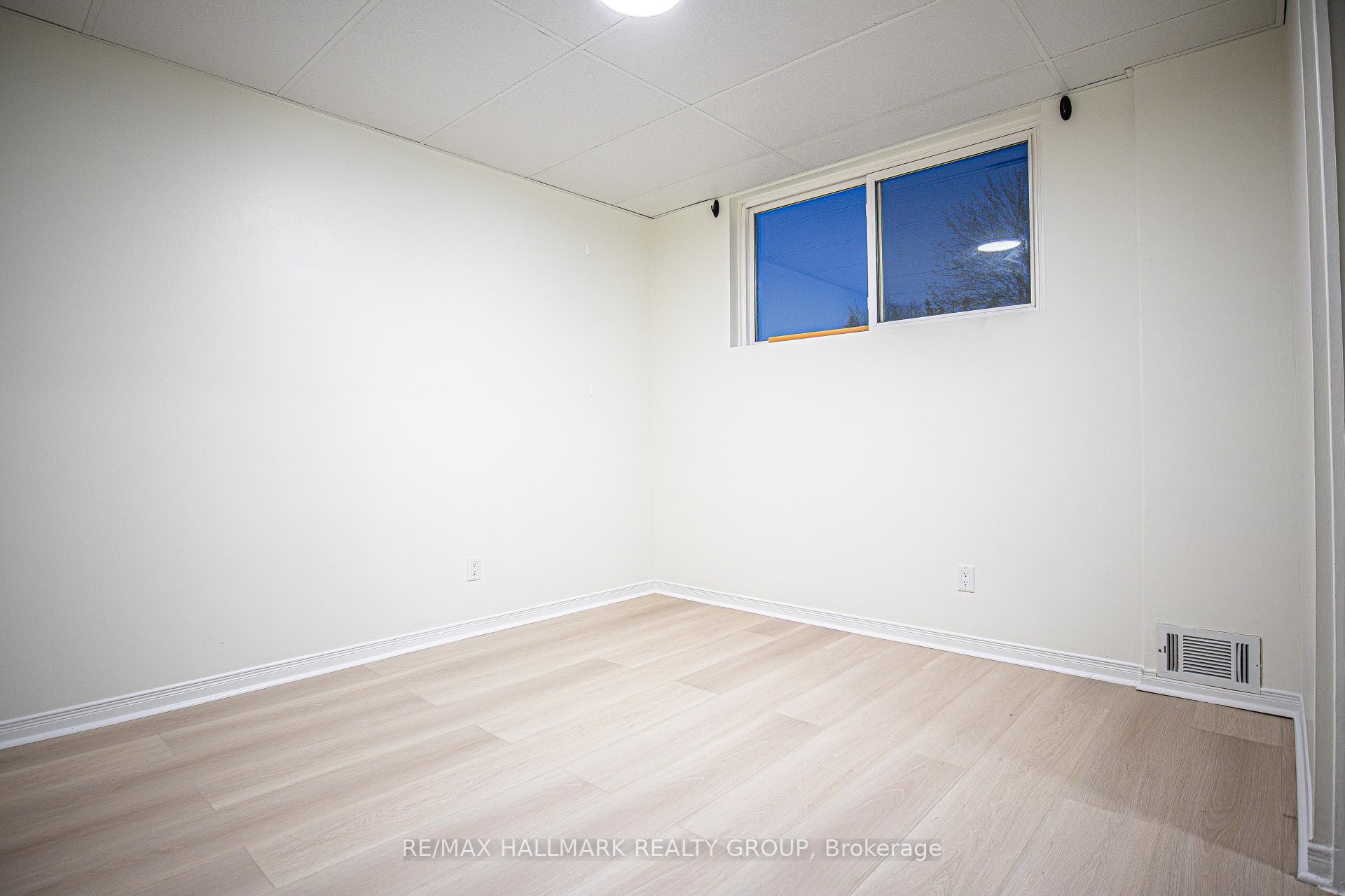 Photo 15 of 359 Nagel Avenue, Ottawa, Bilberry Creek/Queenswood Heights — HOMEH