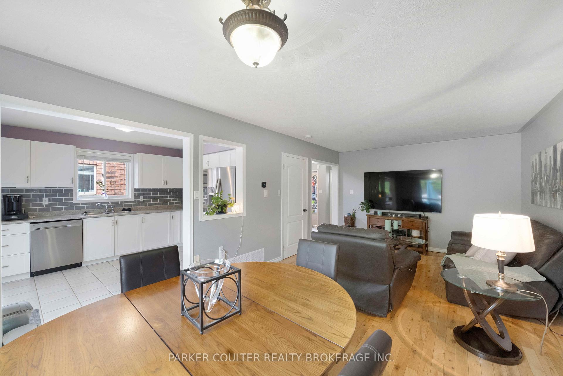 Photo 5 of 173 Julia Crescent, Orillia — HOMEH