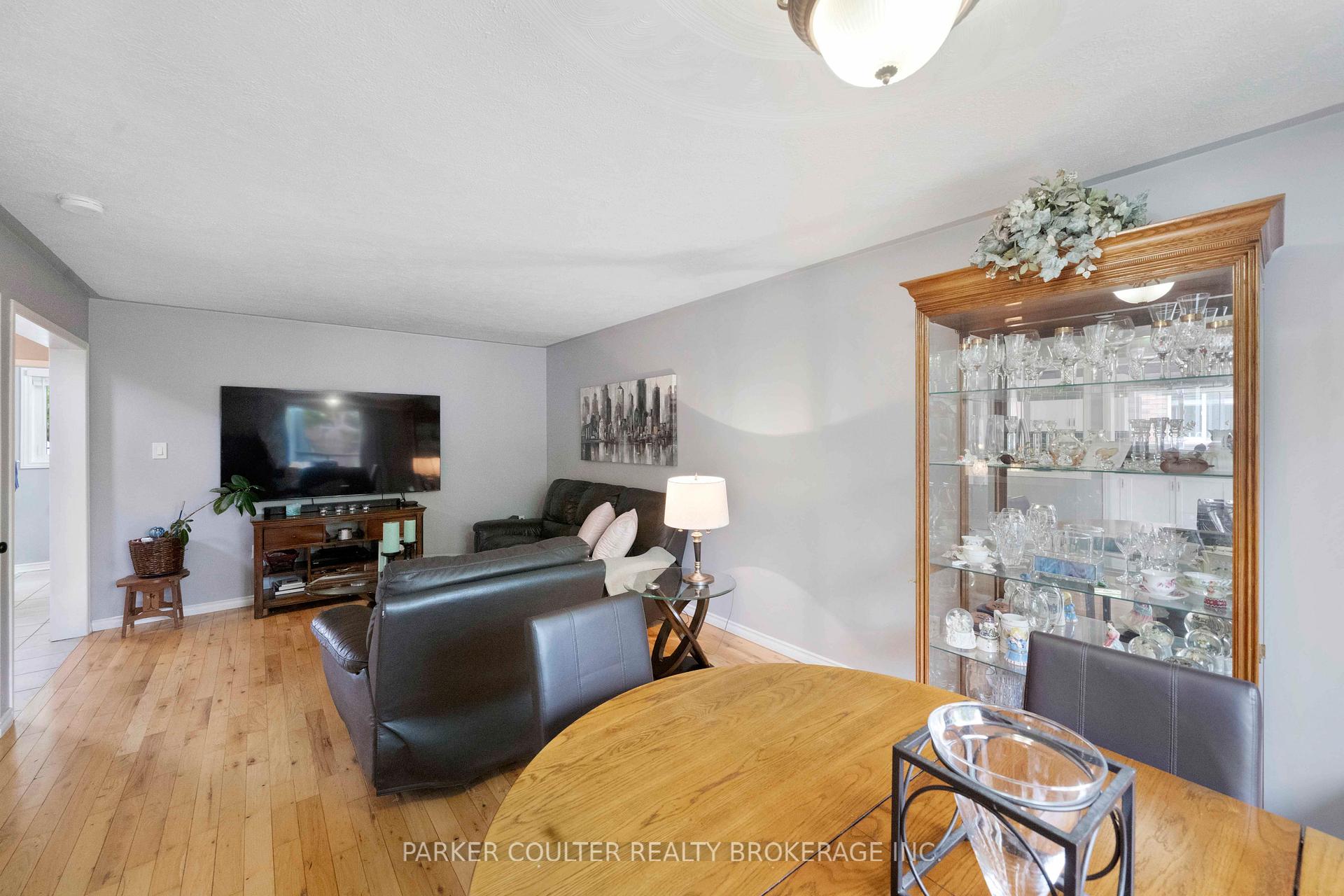 Photo 6 of 173 Julia Crescent, Orillia — HOMEH