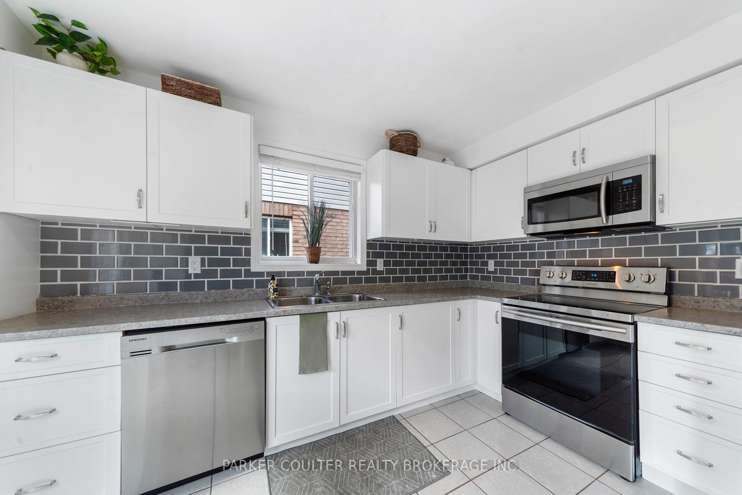Photo 8 of 173 Julia Crescent, Orillia — HOMEH