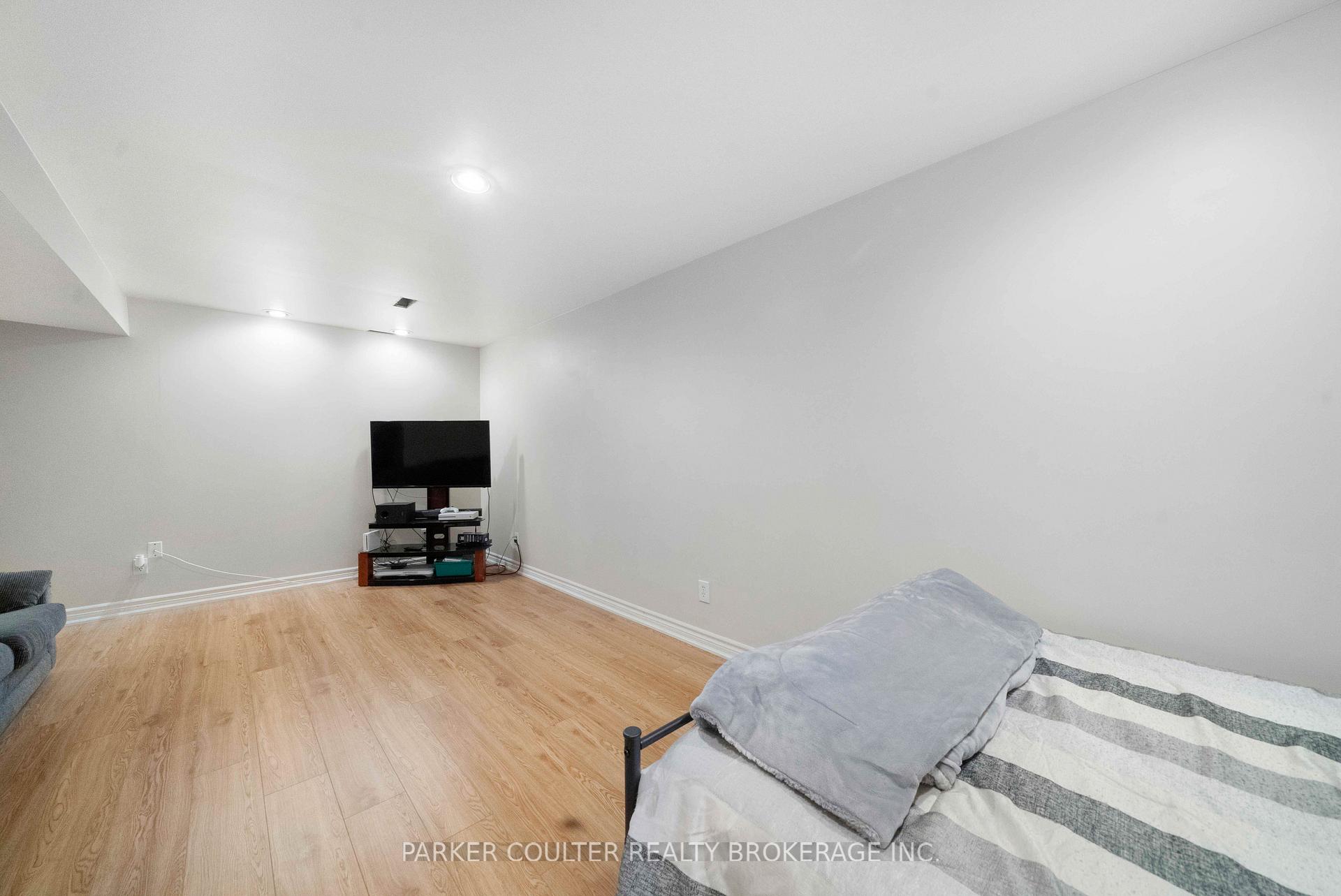 Photo 20 of 173 Julia Crescent, Orillia — HOMEH