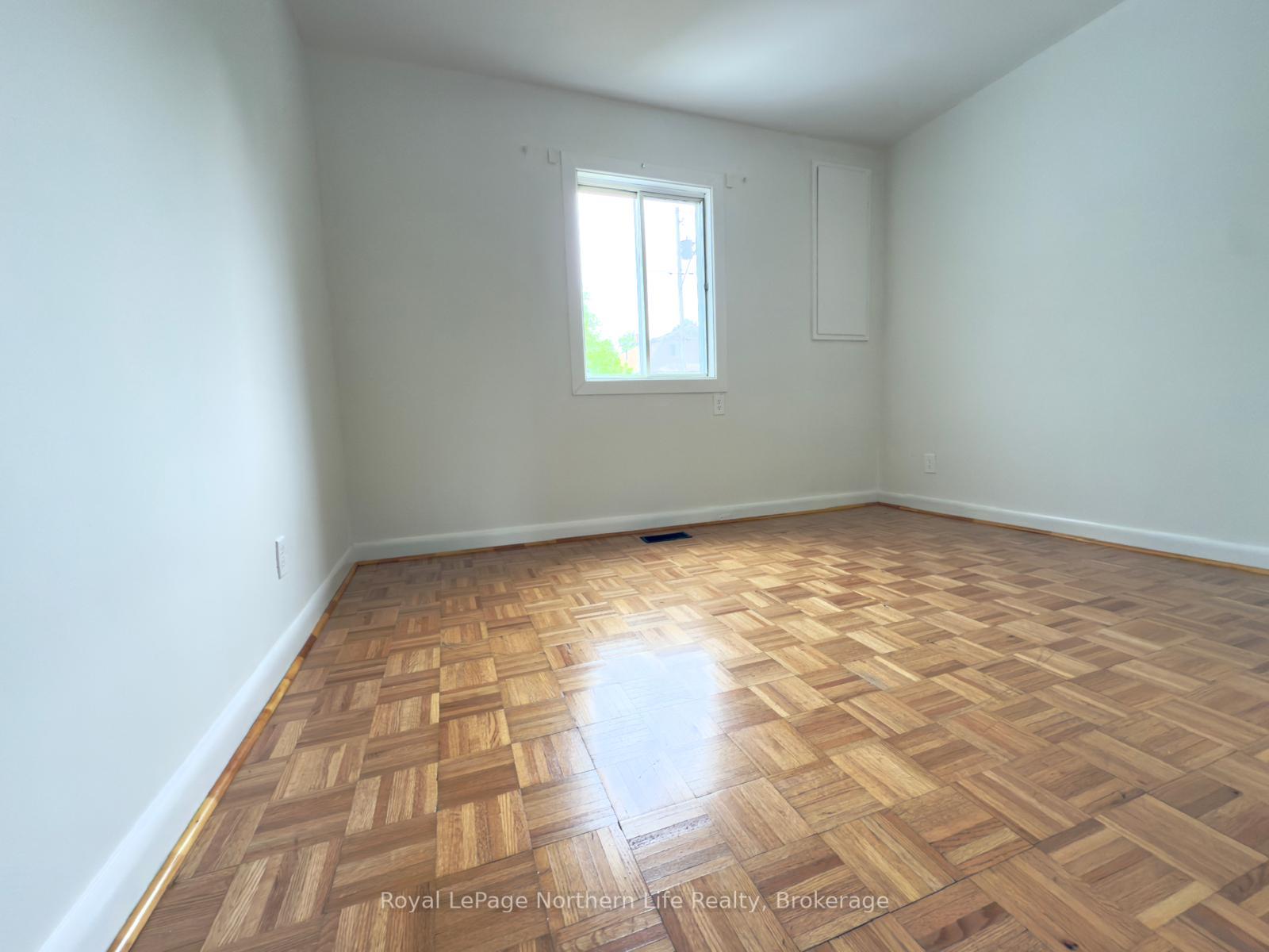 Photo 9 of 638 Second Avenue E, North Bay, Central — HOMEH