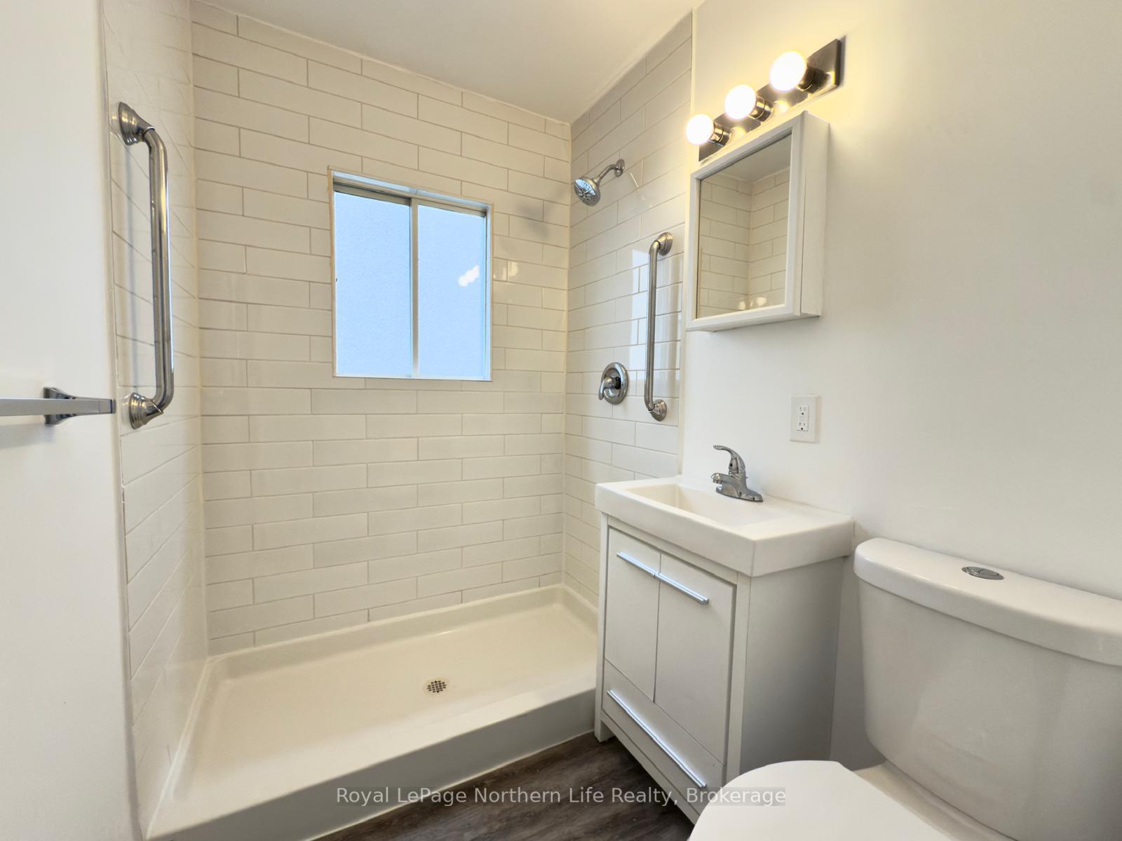 Photo 14 of 638 Second Avenue E, North Bay, Central — HOMEH
