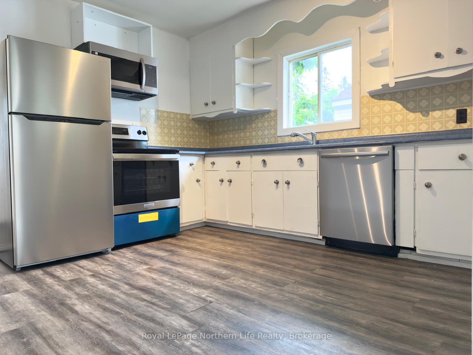Photo 15 of 638 Second Avenue E, North Bay, Central — HOMEH