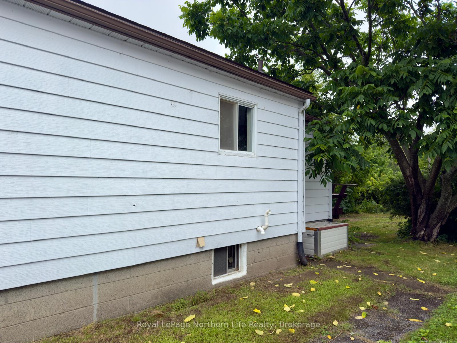 Photo 25 of 638 Second Avenue E, North Bay, Central — HOMEH