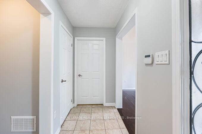Photo 5 of 39 Mae Brooks Drive, Newmarket, Woodland Hill — HOMEH