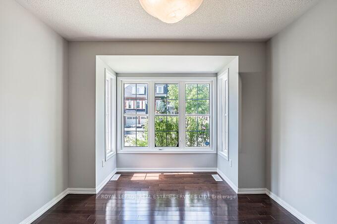 Photo 8 of 39 Mae Brooks Drive, Newmarket, Woodland Hill — HOMEH
