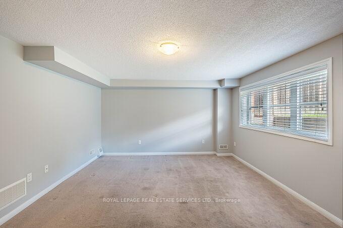 Photo 36 of 39 Mae Brooks Drive, Newmarket, Woodland Hill — HOMEH