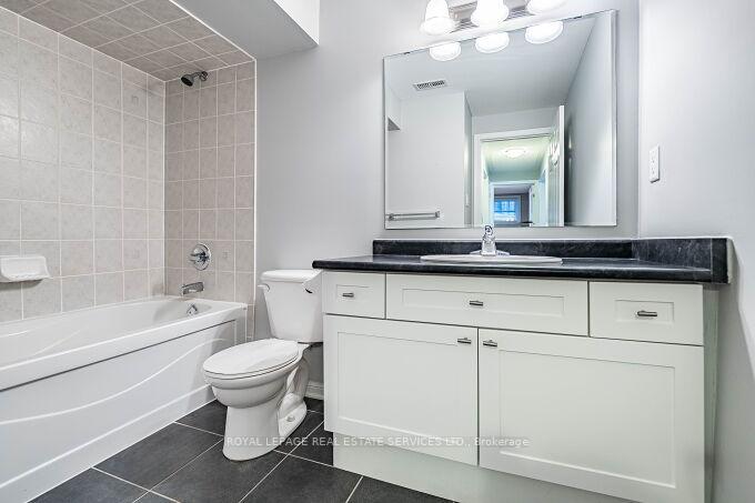 Photo 43 of 39 Mae Brooks Drive, Newmarket, Woodland Hill — HOMEH