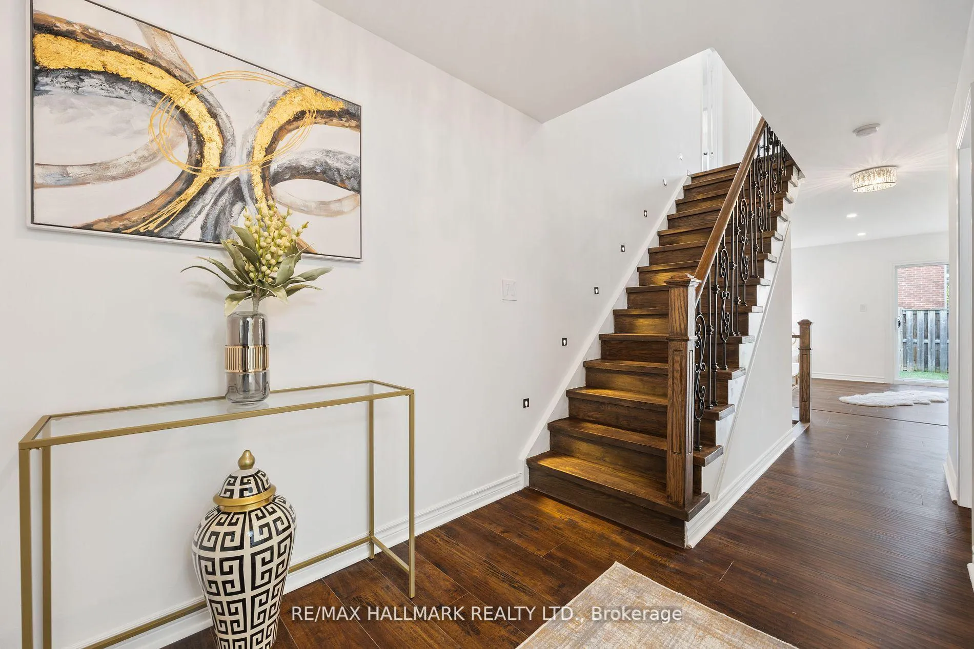 Photo 3 of 83 Matthew Boyd Crescent, Newmarket, Woodland Hill — HOMEH