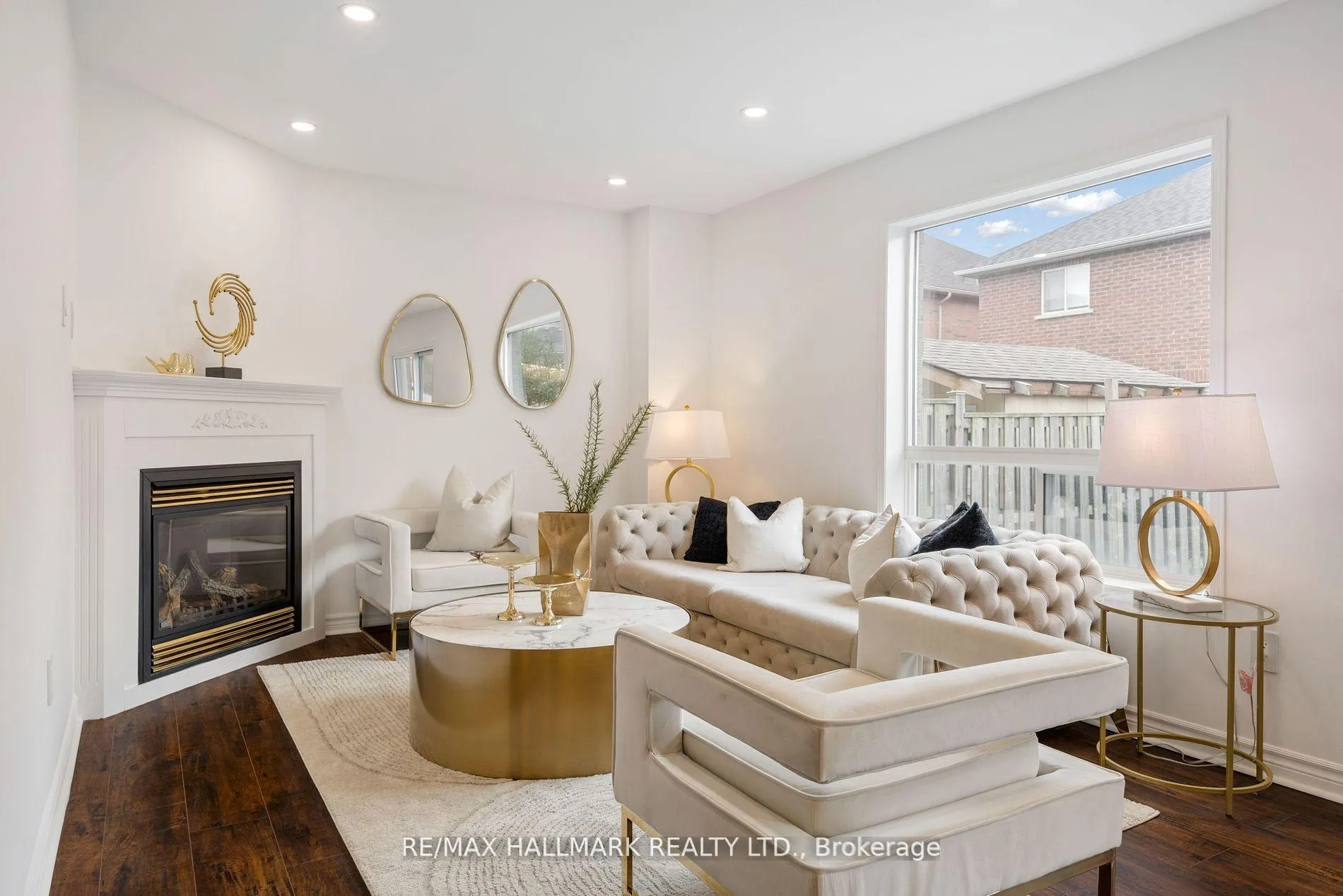 Photo 7 of 83 Matthew Boyd Crescent, Newmarket, Woodland Hill — HOMEH