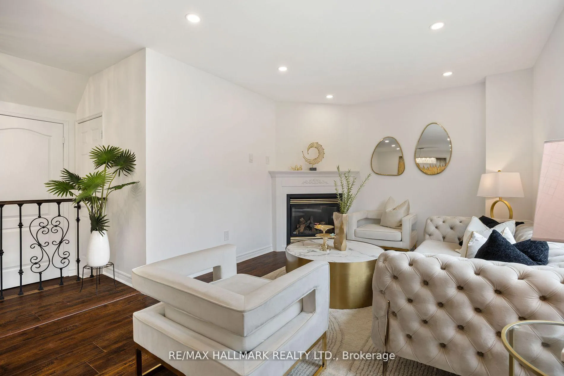 Photo 8 of 83 Matthew Boyd Crescent, Newmarket, Woodland Hill — HOMEH