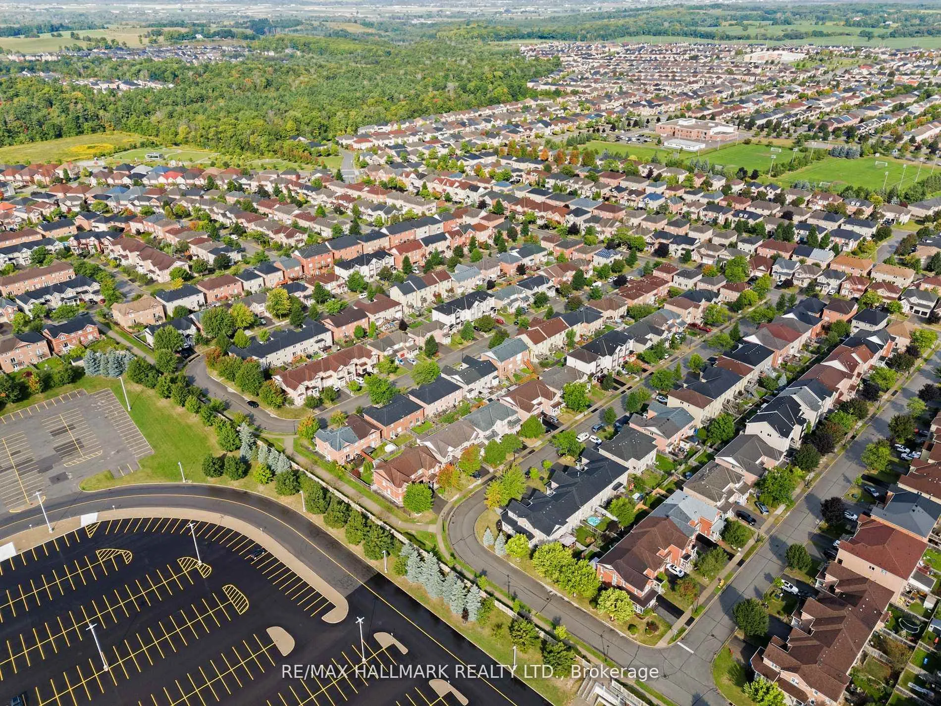 Photo 28 of 83 Matthew Boyd Crescent, Newmarket, Woodland Hill — HOMEH