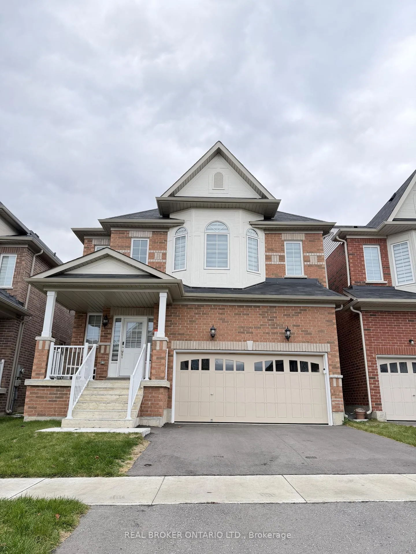 Photo 2 of 1207 Drinkle Crescent, Oshawa, Eastdale — HOMEH