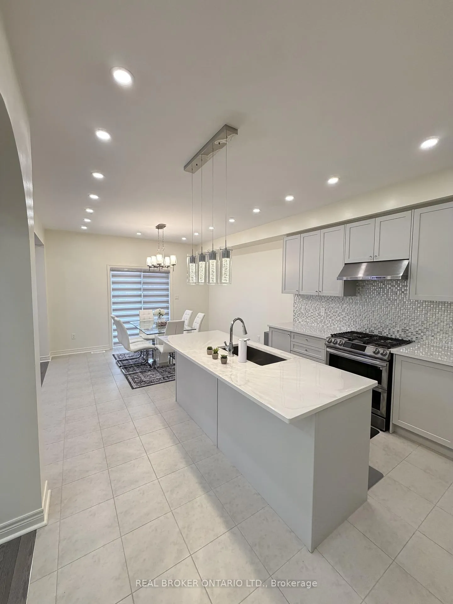 Photo 15 of 1207 Drinkle Crescent, Oshawa, Eastdale — HOMEH
