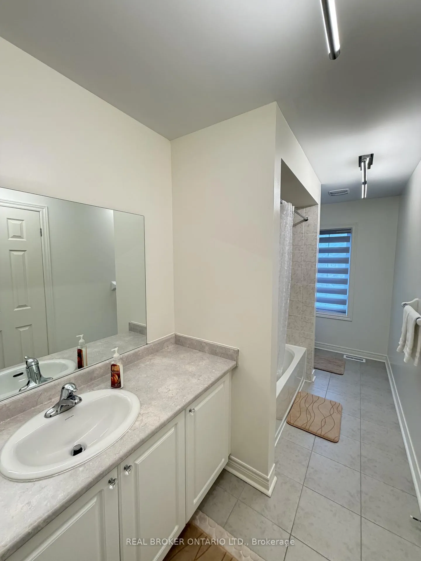 Photo 20 of 1207 Drinkle Crescent, Oshawa, Eastdale — HOMEH