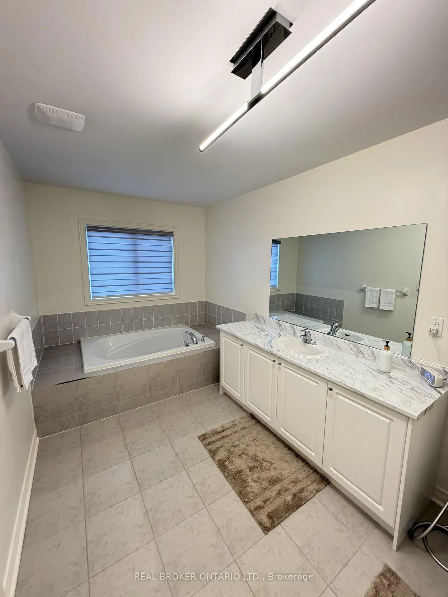 Photo 32 of 1207 Drinkle Crescent, Oshawa, Eastdale — HOMEH