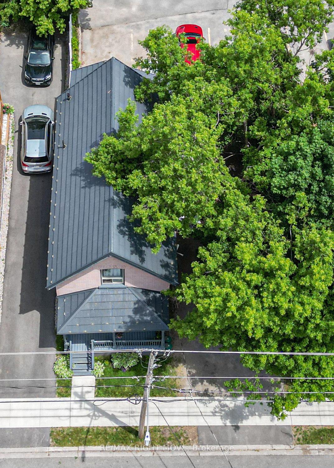 Photo 2 of 50 Albert Street N, Orillia — HOMEH